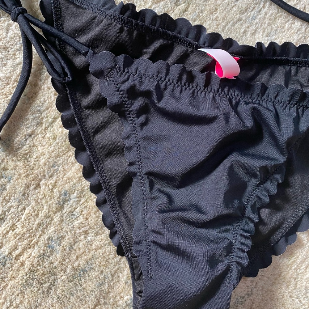 Victoria’s Secret Black Bikini Bottom Size XS